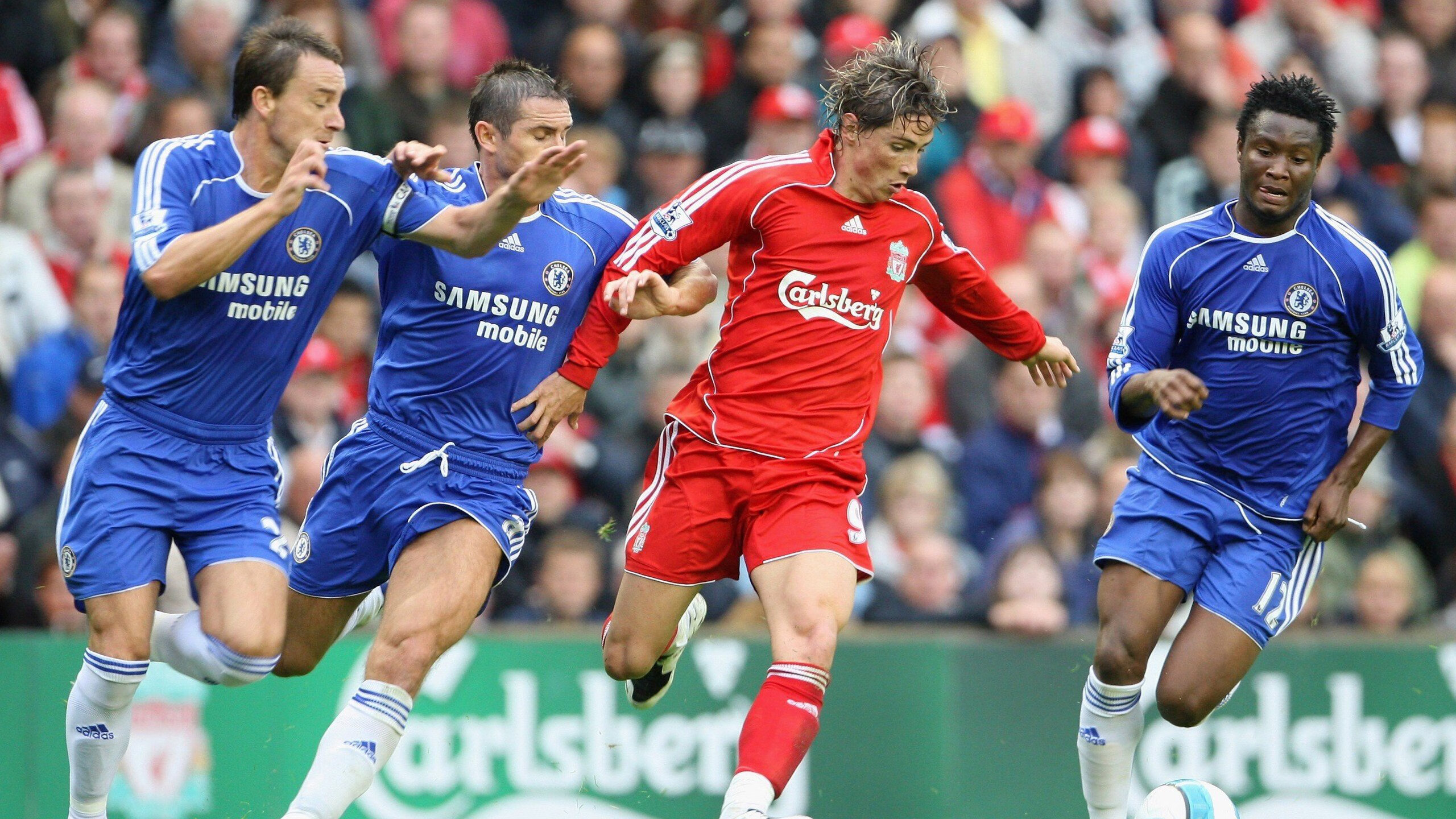 英超:曼城在补时绝杀曼联,榜首位置再度动摇,曼城在英超赛场取得成功